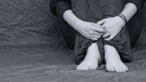 母亲澄清少女坠楼案：男友无辜，请勿猜测