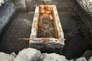 罗马1700 年密封墓葬