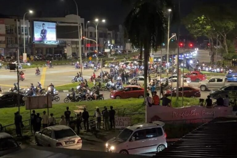 怡保“道路流氓行动”连夜扫荡违规驾驶 警方扣押30摩哆并捕12人