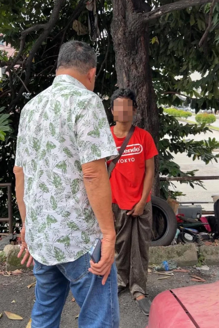 吉隆坡男子因收入中断住树上逾半年引关注