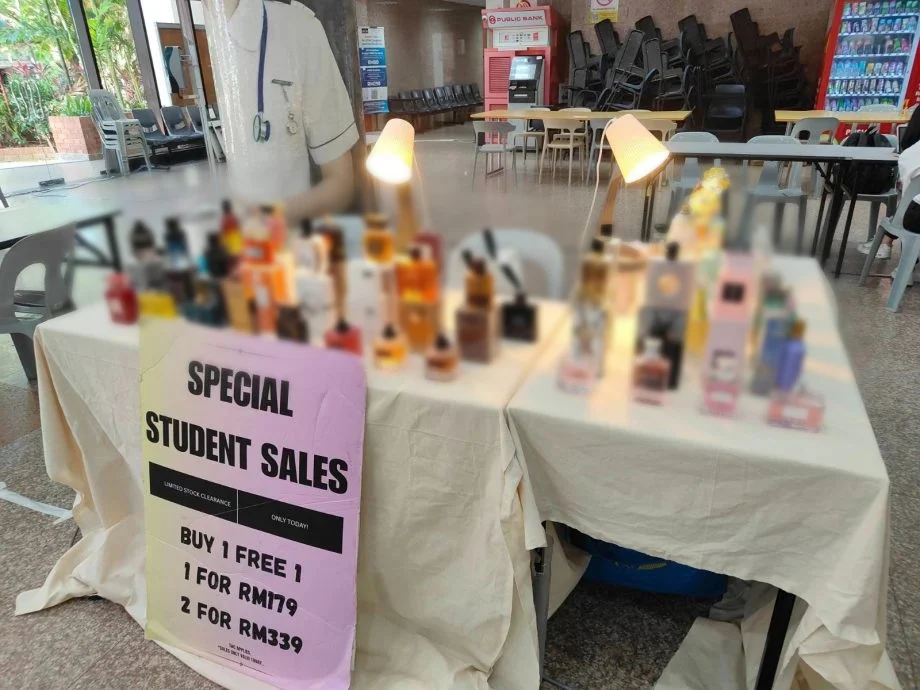 香水摊主欠薪风波