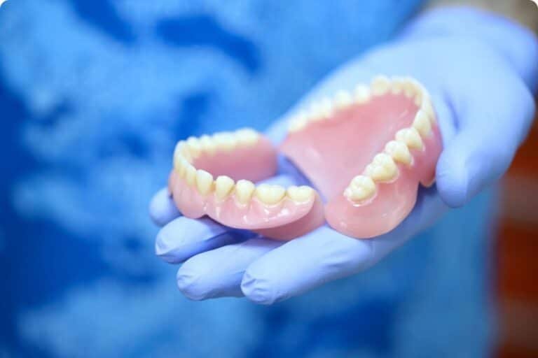很多人以为牙齿不痛就代表健康其实这才是最危险的误区