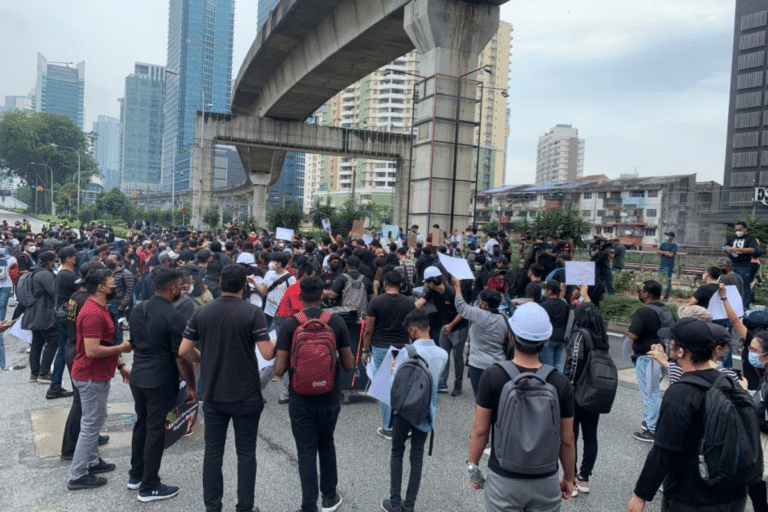 阿占集会烟花事件 ：民主表达与社会责任的博弈