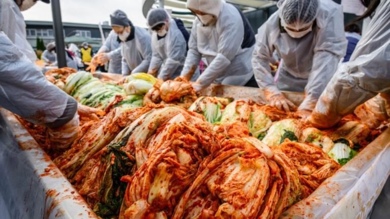 韩国泡菜食用率15年骤降近半！年轻世代领跌，专家吁重审公卫政策